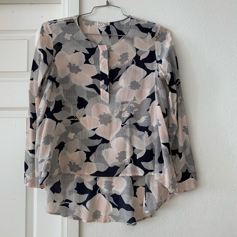 XXSOLDXX. 100% silk Club Monaco shirt with flowers